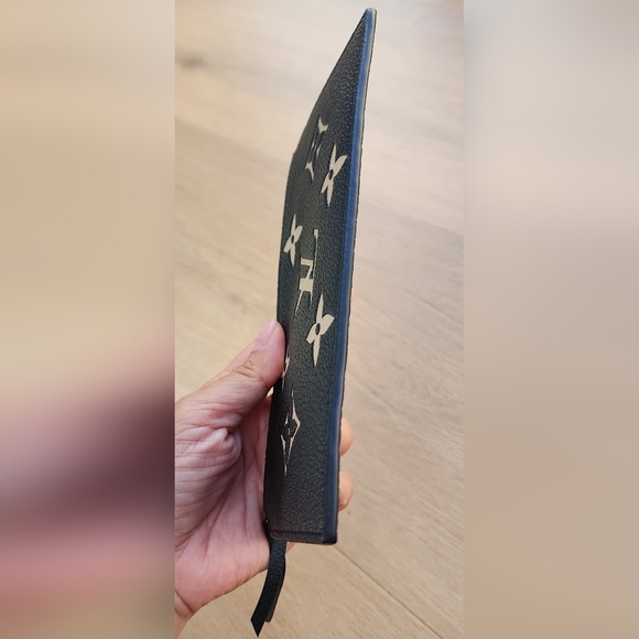 Louis Vuitton Authentic BiColor Empriente Bill Pouch with Dust Bag! - Picture 10 of 15